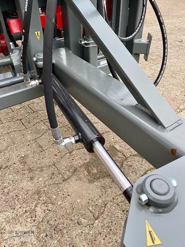 Sonstige Hoftechnik des Typs Bressel & Lade Gummischiebeschild 2400mm hydraulisch schwenkbar EURO Aufnahme, Neumaschine in Asendorf (Bild 11)