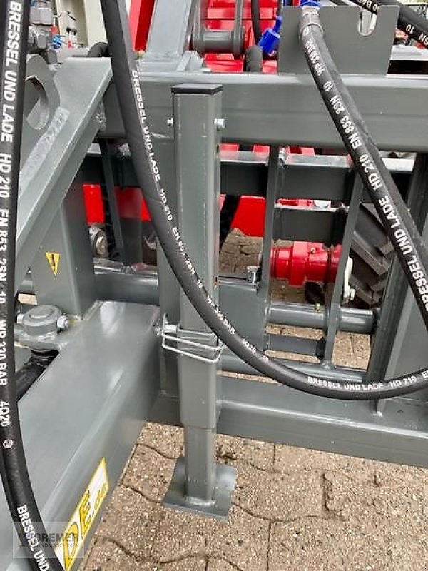 Sonstige Hoftechnik des Typs Bressel & Lade Gummischiebeschild 2400mm hydraulisch schwenkbar EURO Aufnahme, Neumaschine in Asendorf (Bild 7)