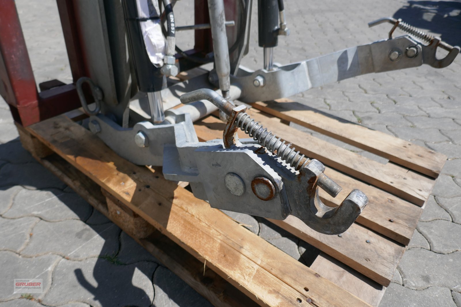 Sonstige Hoftechnik типа CAT Fronthydraulikadapter auf KAT II, Gebrauchtmaschine в Dorfen (Фотография 3)