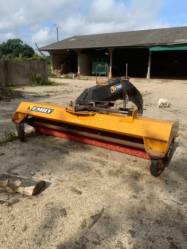 Sonstige Hoftechnik des Typs Emily BALAYEUSE, Gebrauchtmaschine in CONDE SUR VIRE (Bild 2)