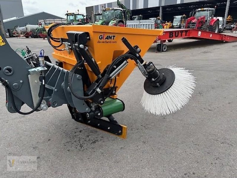 Sonstige Hoftechnik Türe ait GiANT ZV-600 Sägespäneverteiler, Vorführmaschine içinde Colmar-Berg (resim 3)