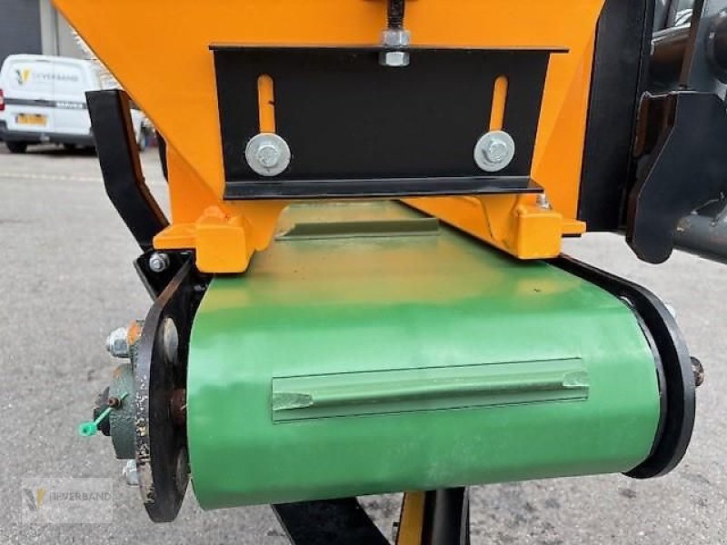 Sonstige Hoftechnik Türe ait GiANT ZV-600 Sägespäneverteiler, Vorführmaschine içinde Colmar-Berg (resim 7)