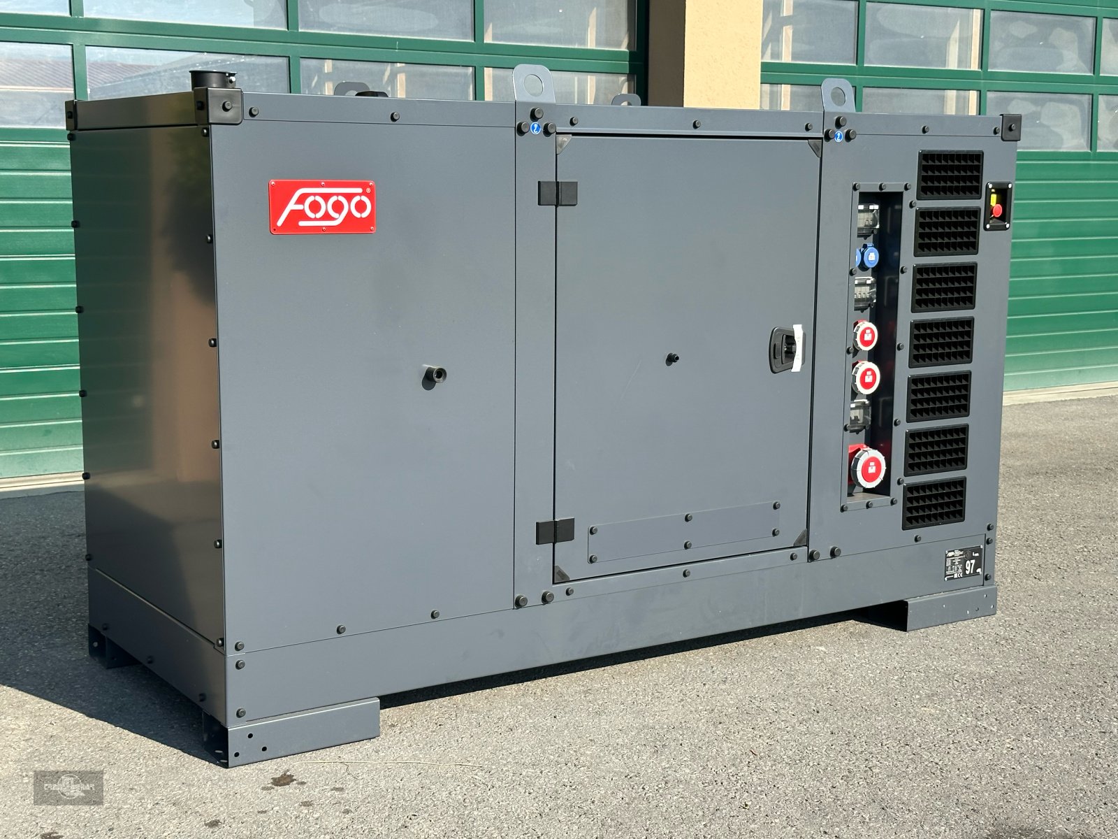 Sonstige Hoftechnik des Typs Iveco FOGO MG-Power 100/110KVA Strom Aggregat Notstrom, Neumaschine in Rankweil (Bild 1)