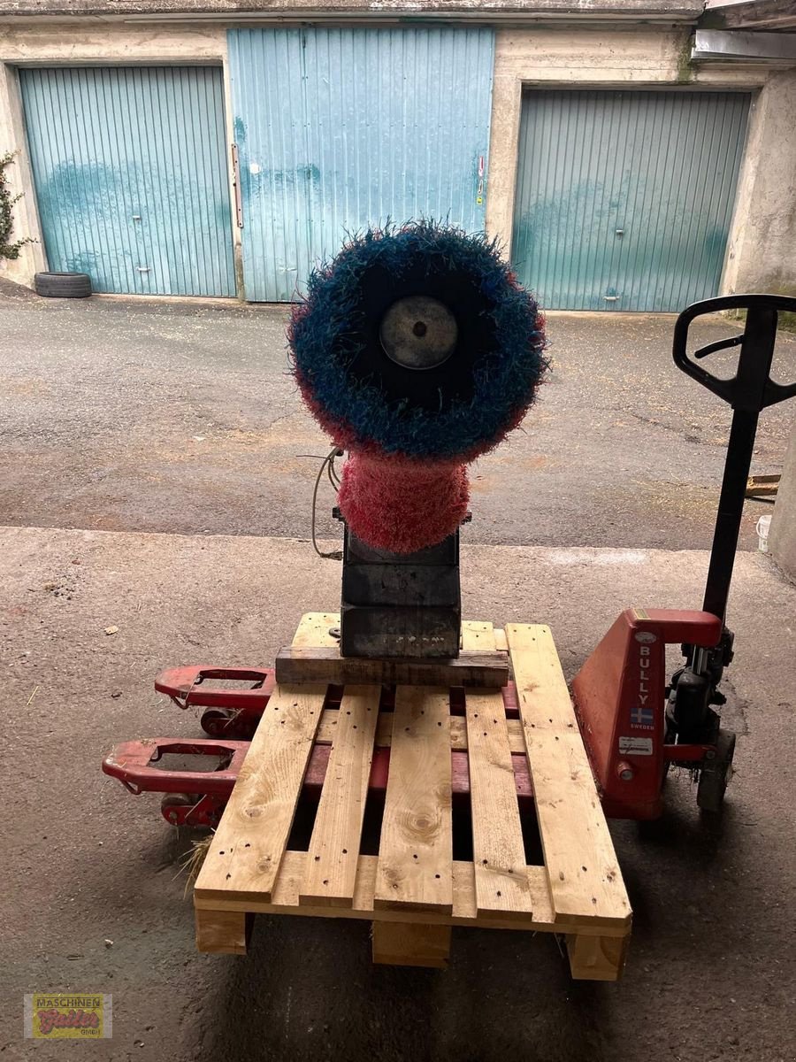 Sonstige Hoftechnik del tipo Kerbl Kuhputzmaschine HAPPYCOW Uno, Gebrauchtmaschine In Kötschach (Immagine 2)