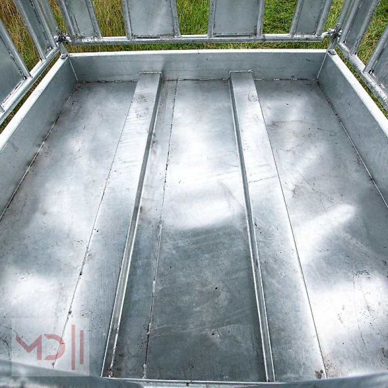 Sonstige Hoftechnik des Typs MD Landmaschinen Kellfri Heuraufe mit Dach und geschlossenen Palisadenelementen für Pferde, Neumaschine in Zeven (Bild 10)