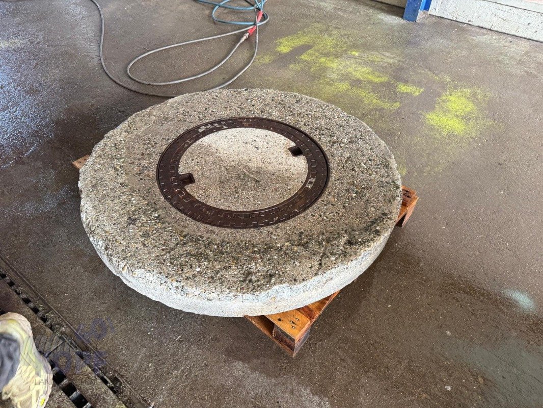 Sonstige Hoftechnik typu Sonstige Ölabscheider & Schlammfang aus Beton, Gebrauchtmaschine v Schutterzell (Obrázek 9)