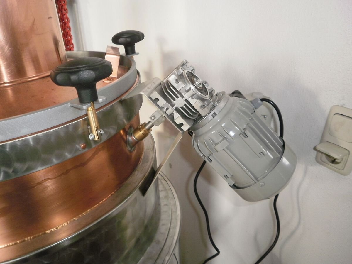 Sonstige Hoftechnik of the type Sonstige 110 Lt. Schnapsbrennerei, Schnapsbrennkessel, Neumaschine in Grünbach (Picture 4)