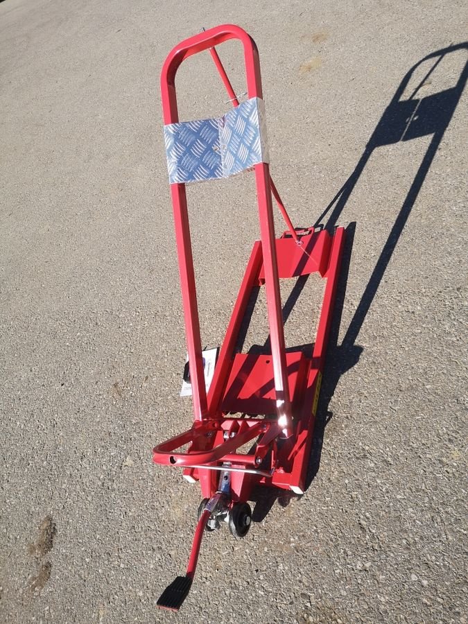 Sonstige Hoftechnik des Typs Sonstige Clip Lift Magnum für Rasentraktor, Neumaschine in NATTERNBACH (Bild 7)