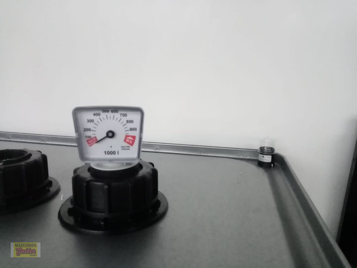 Sonstige Hoftechnik of the type Sonstige Dieseltankanlage 1000 Liter mit Pumpe, Neumaschine in Kötschach (Picture 5)