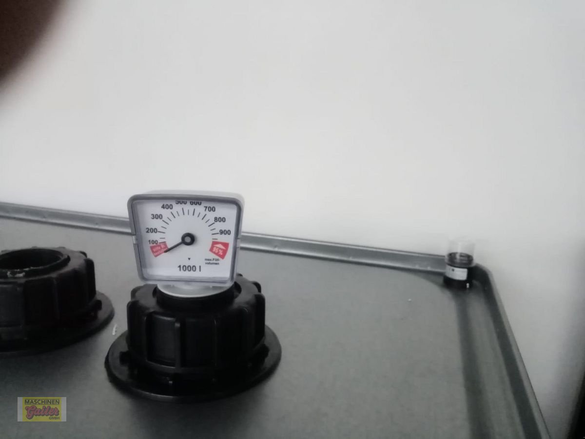 Sonstige Hoftechnik of the type Sonstige Dieseltankanlage 1000 Liter mit Pumpe, Neumaschine in Kötschach (Picture 10)