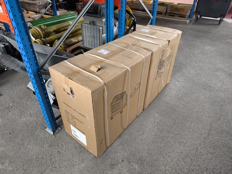 Sonstige Hoftechnik of the type Sonstige Fliegl 399-teiliger Werkstattwagen - Profi, Neumaschine in St. Marienkirchen (Picture 12)