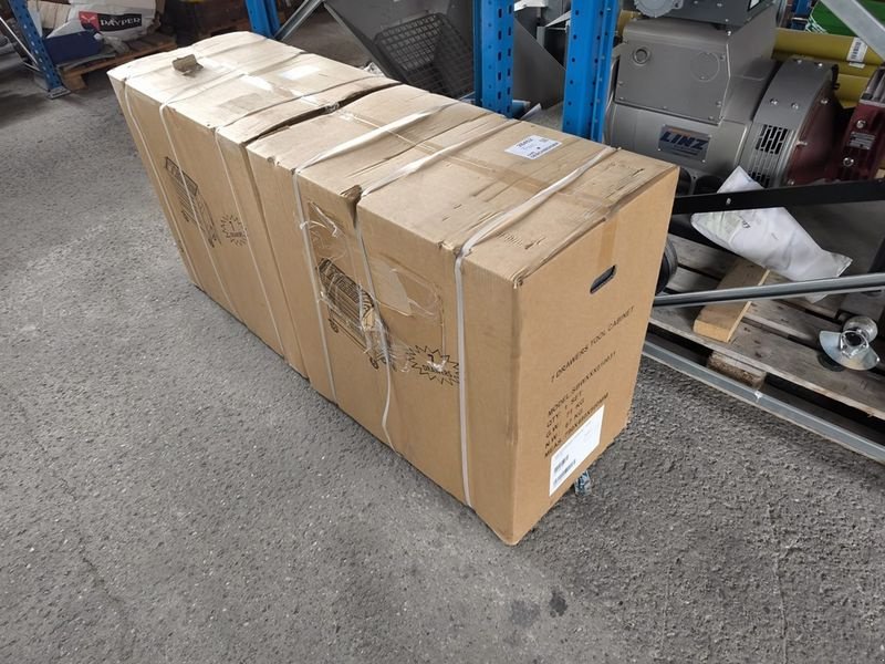 Sonstige Hoftechnik of the type Sonstige Fliegl 399-teiliger Werkstattwagen - Profi, Neumaschine in St. Marienkirchen (Picture 13)