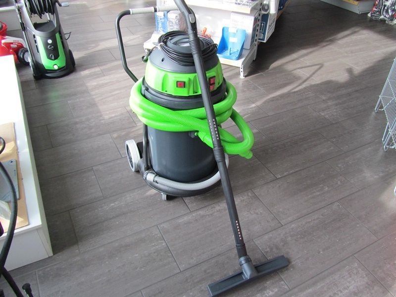 Sonstige Hoftechnik des Typs Sonstige IPC Play 440 Nass-Trockensauger, Neumaschine in St. Marienkirchen (Bild 2)