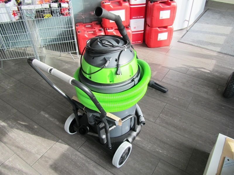 Sonstige Hoftechnik des Typs Sonstige IPC Play 440 Nass-Trockensauger, Neumaschine in St. Marienkirchen (Bild 4)