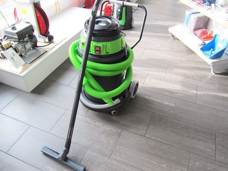 Sonstige Hoftechnik des Typs Sonstige IPC Play 440 Nass-Trockensauger, Neumaschine in St. Marienkirchen (Bild 1)
