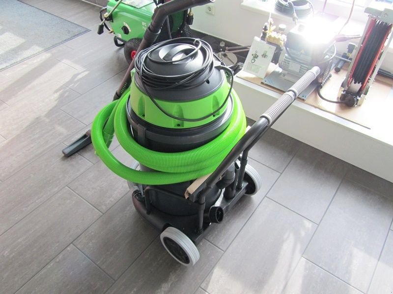 Sonstige Hoftechnik des Typs Sonstige IPC Play 440 Nass-Trockensauger, Neumaschine in St. Marienkirchen (Bild 3)