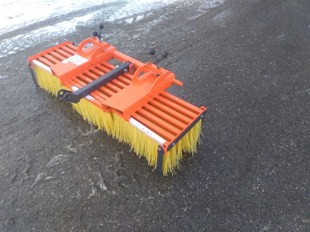 Sonstige Hoftechnik typu Sonstige Kehrbürste 1,5m, Neumaschine v NATTERNBACH (Obrázek 2)