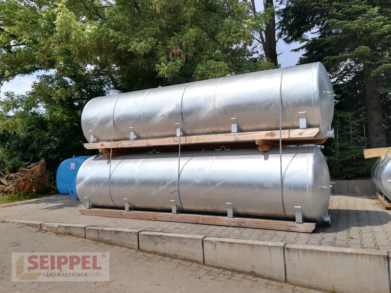 Sonstige Hoftechnik des Typs Sonstige Keine Angabe WASSERFASS 2000L ZINK HOLZKUFE, Neumaschine in Groß-Umstadt (Bild 1)