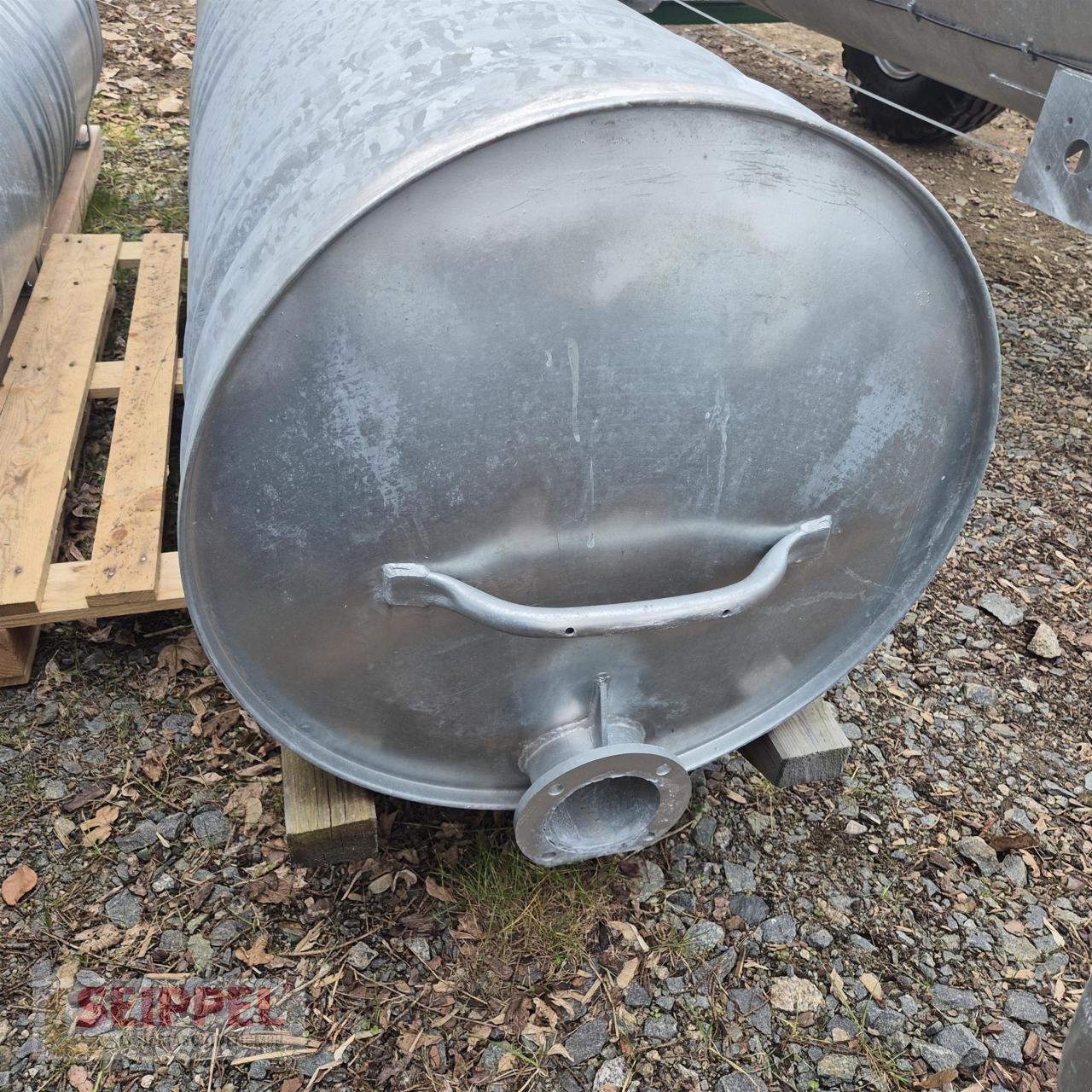 Sonstige Hoftechnik des Typs Sonstige Keine Angabe WASSERFASSS 800L VERZINKT HOLZKUFE, Neumaschine in Groß-Umstadt (Bild 1)