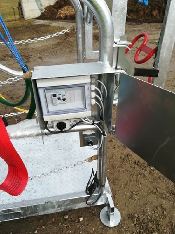 Sonstige Hoftechnik Türe ait Sonstige Klauenpflegestand, Neumaschine içinde Waldburg (resim 4)