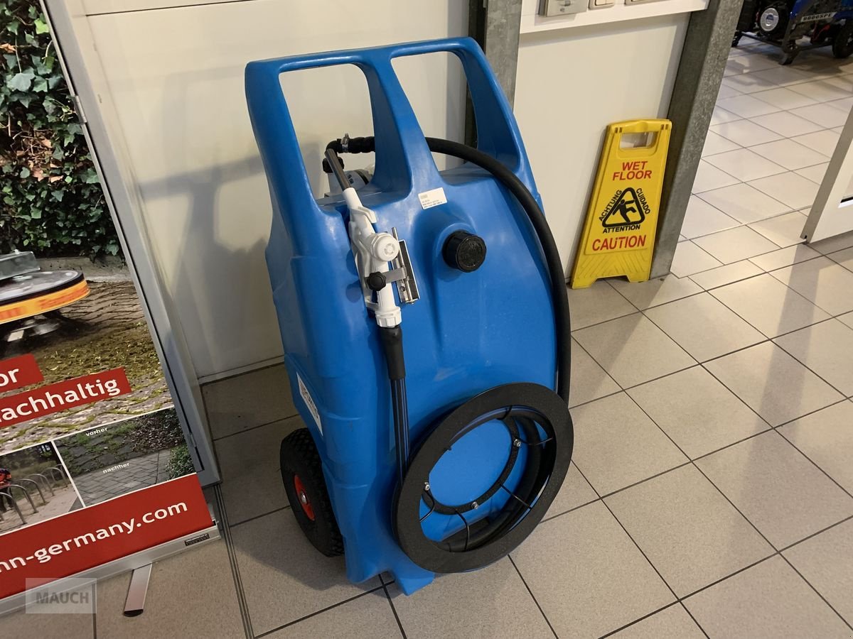 Sonstige Hoftechnik des Typs Sonstige Mobiler AdBlue Tank 100l, Neumaschine in Eben (Bild 1)