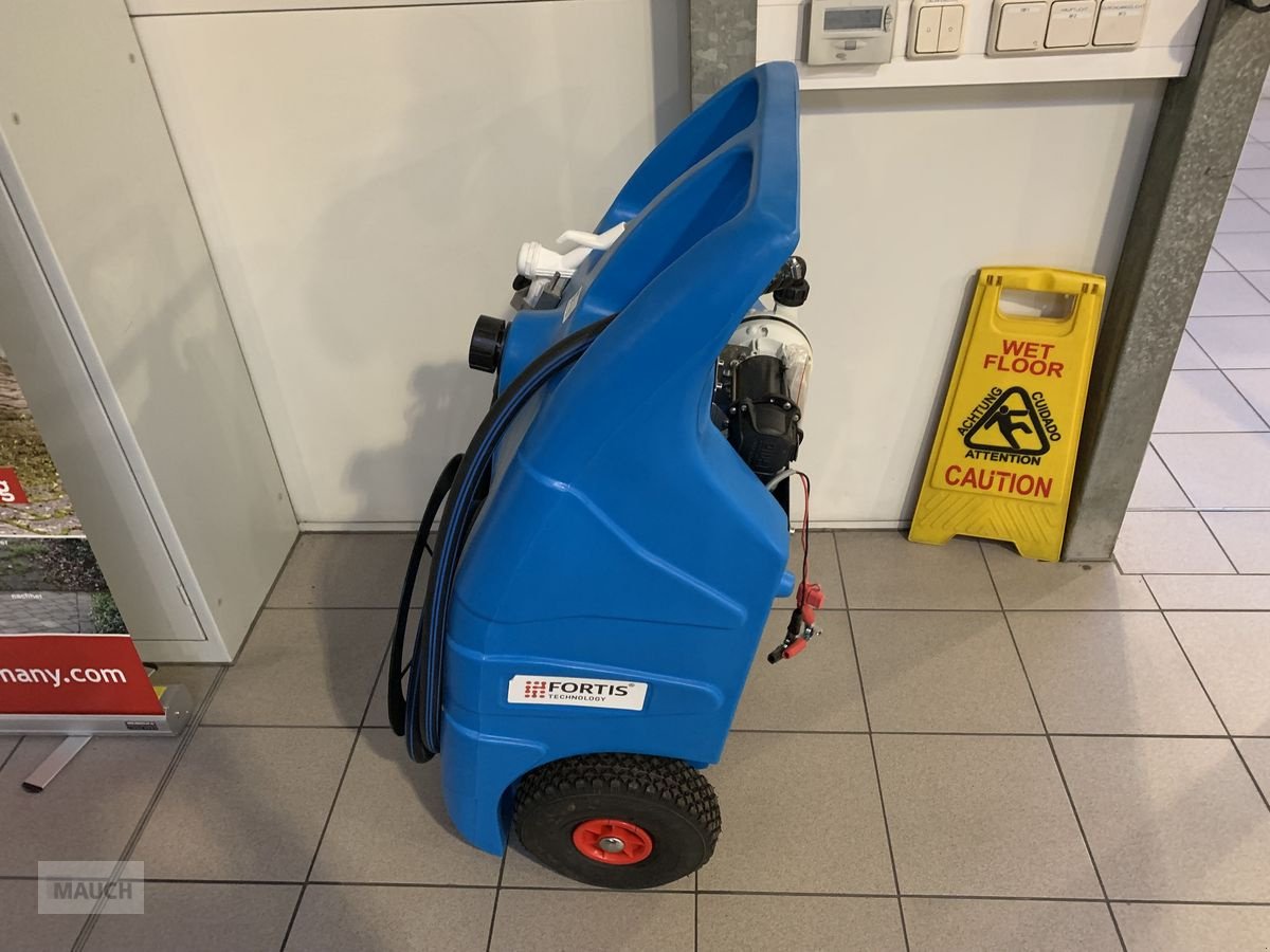 Sonstige Hoftechnik des Typs Sonstige Mobiler AdBlue Tank 100l, Neumaschine in Eben (Bild 5)