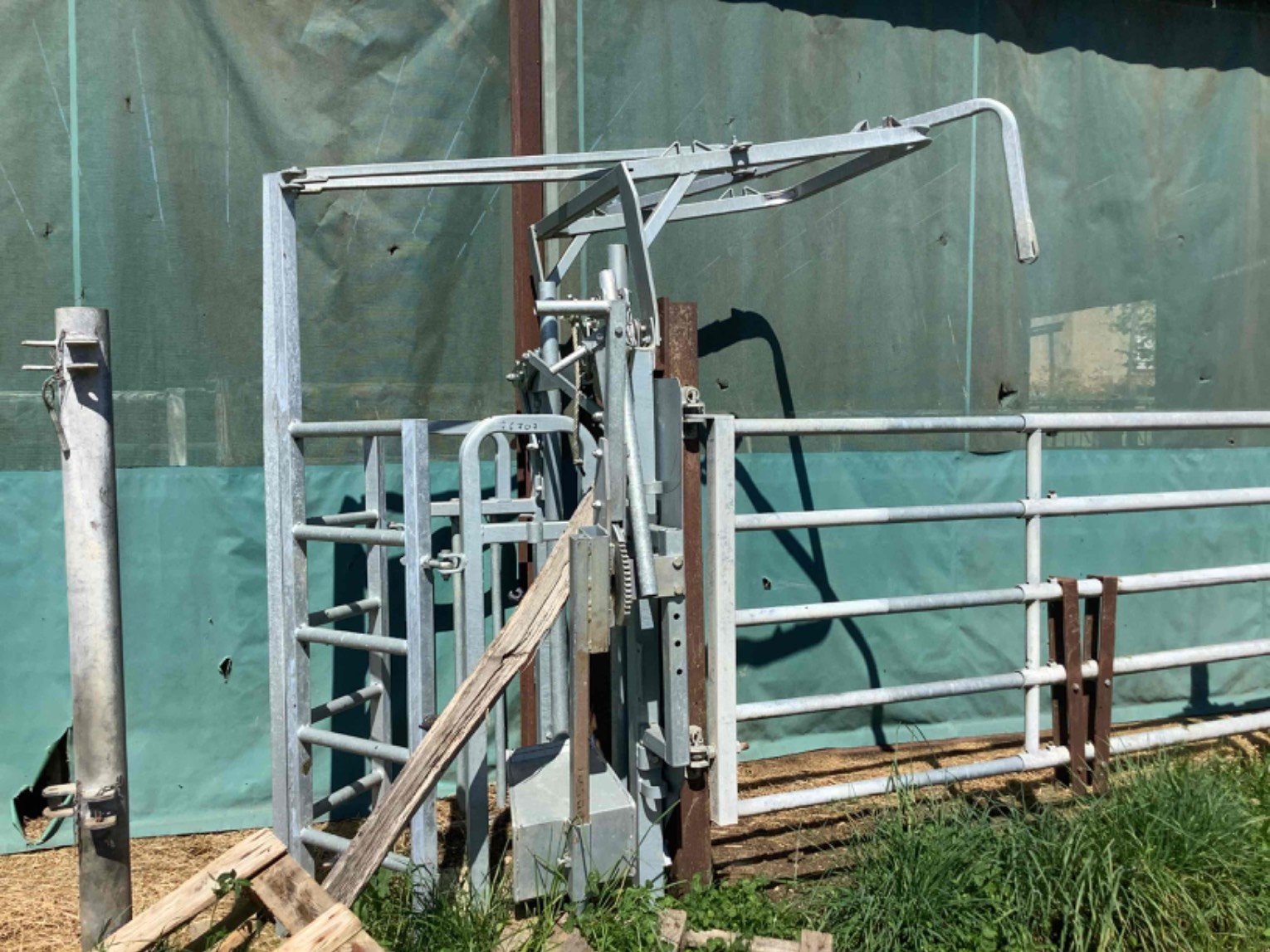 Sonstige Hoftechnik Türe ait Sonstige Parc de contention Porte de contention avec leve t, Gebrauchtmaschine içinde LA SOUTERRAINE (resim 3)