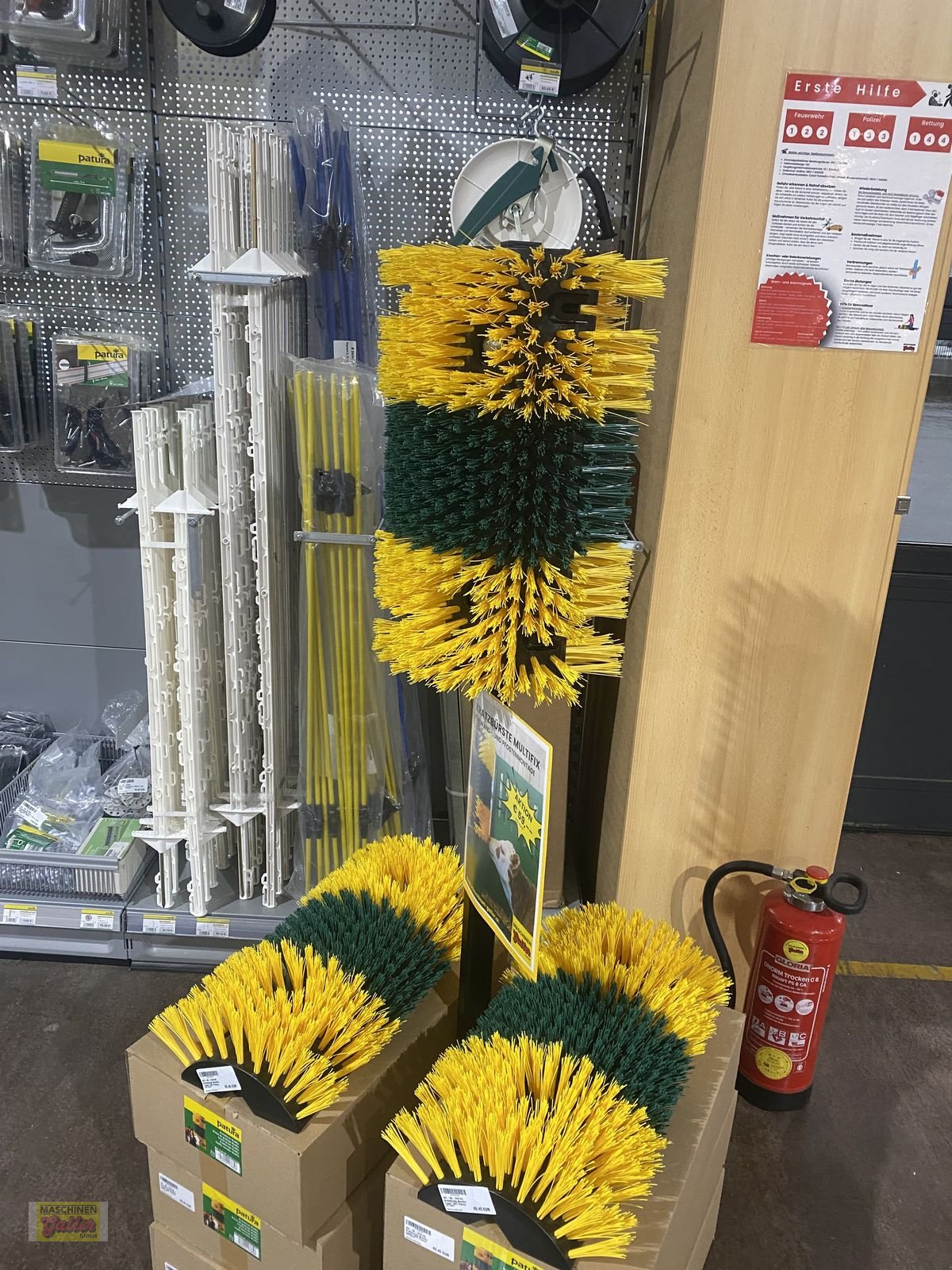 Sonstige Hoftechnik des Typs Sonstige Patura Kratzbürste Multifix AKTION, Neumaschine in Kötschach (Bild 11)