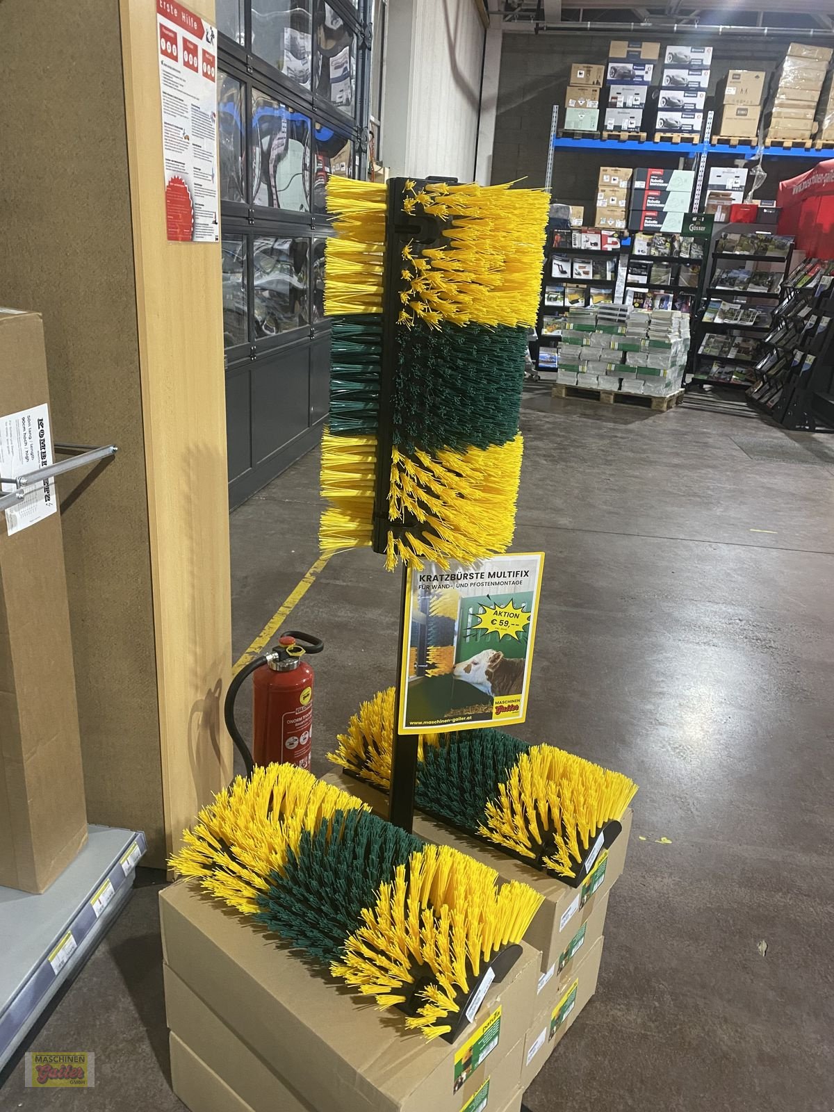 Sonstige Hoftechnik des Typs Sonstige Patura Kratzbürste Multifix AKTION, Neumaschine in Kötschach (Bild 10)