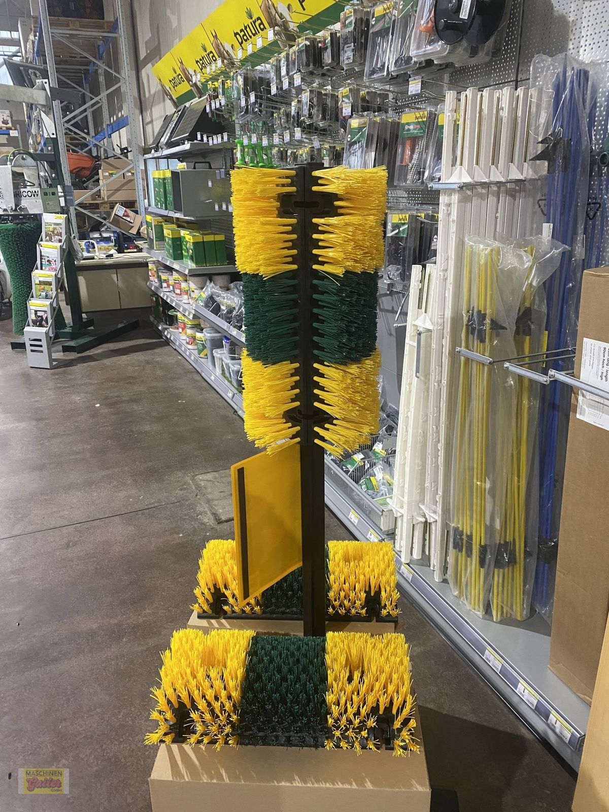 Sonstige Hoftechnik des Typs Sonstige Patura Kratzbürste Multifix AKTION, Neumaschine in Kötschach (Bild 9)