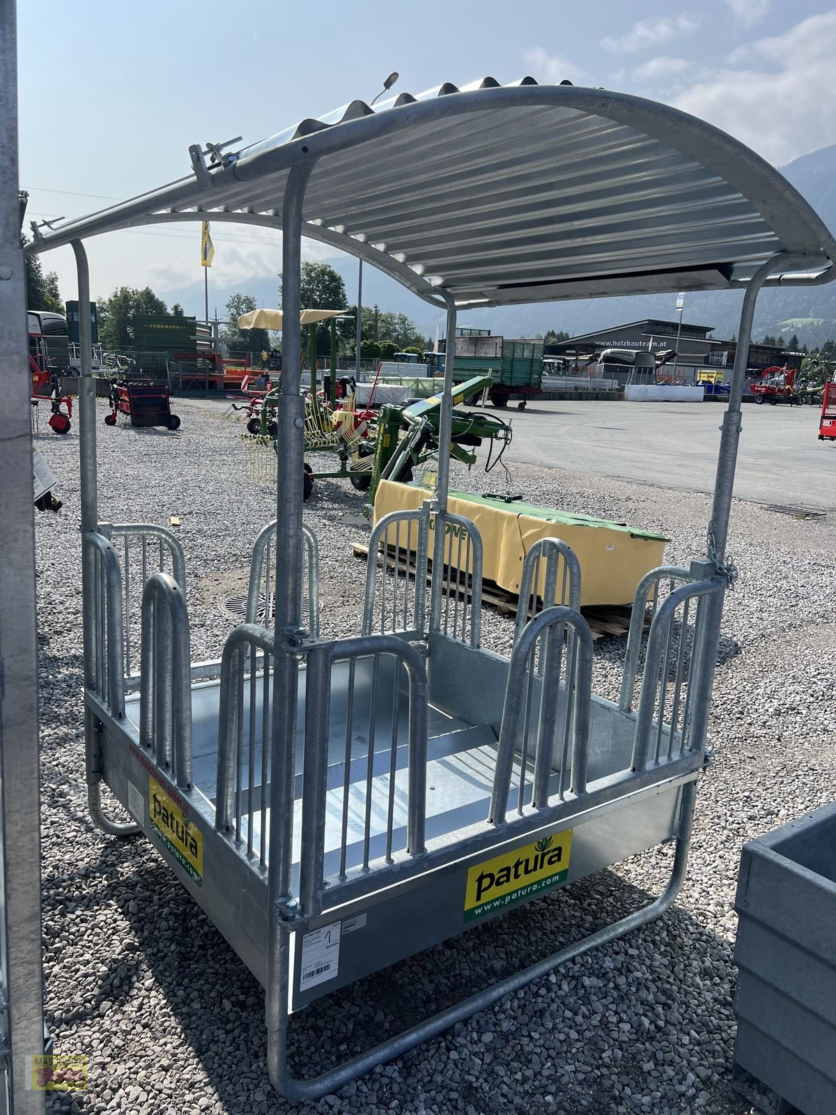 Sonstige Hoftechnik of the type Sonstige Patura Viereckraufe mit 8 Fressplätze, Neumaschine in Kötschach (Picture 4)