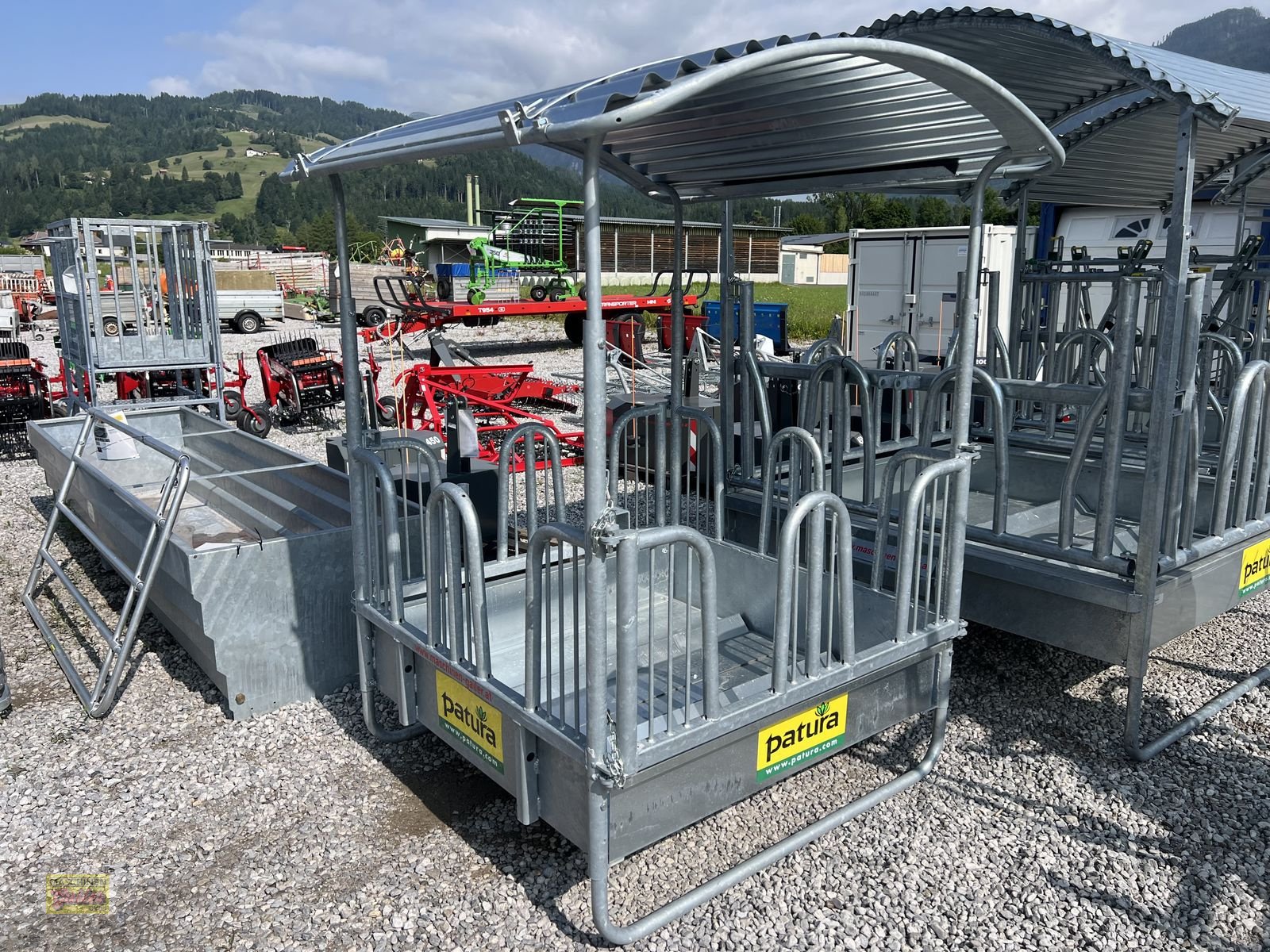 Sonstige Hoftechnik of the type Sonstige Patura Viereckraufe mit 8 Fressplätze, Neumaschine in Kötschach (Picture 1)