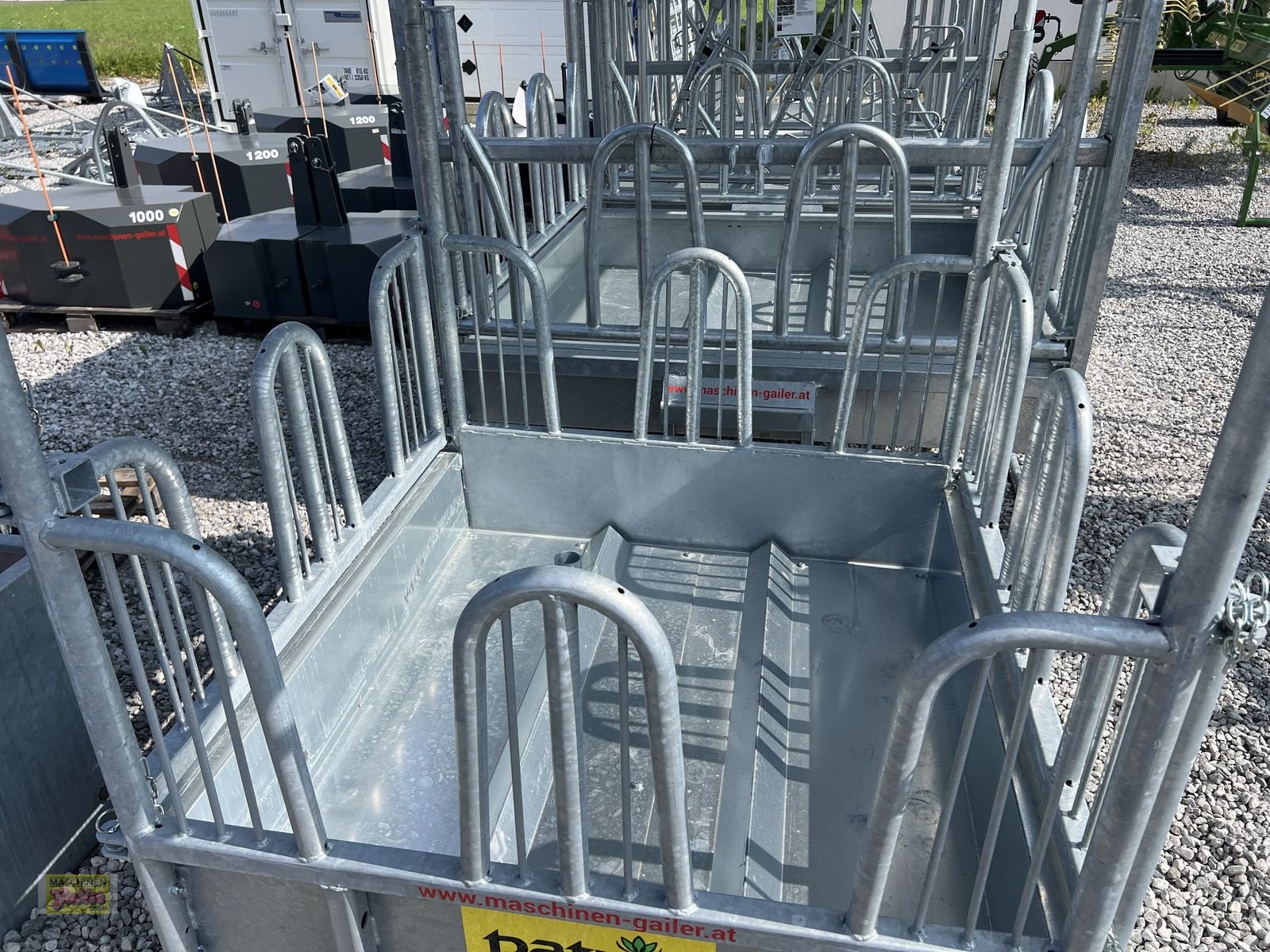 Sonstige Hoftechnik of the type Sonstige Patura Viereckraufe mit 8 Fressplätze, Neumaschine in Kötschach (Picture 3)