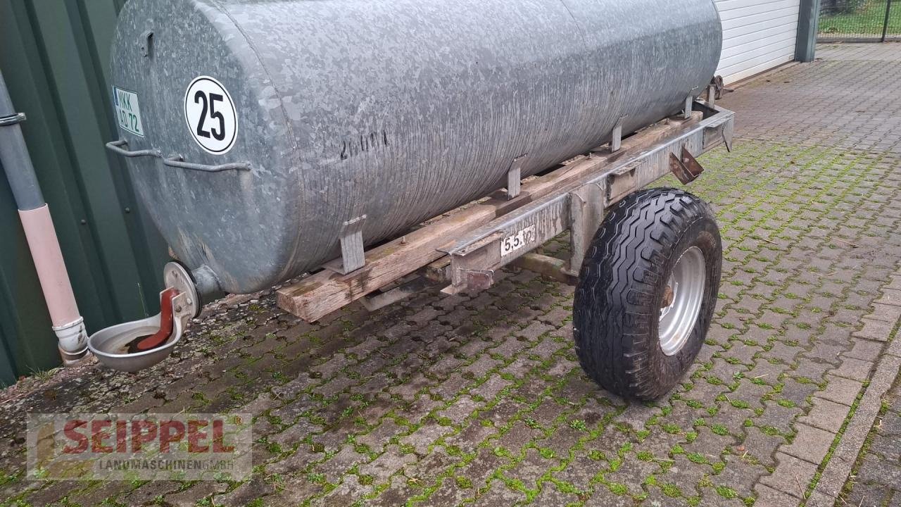 Sonstige Hoftechnik типа Sonstige Sonstige Wasserfasswagen 2000l, Gebrauchtmaschine в Groß-Umstadt (Фотография 1)