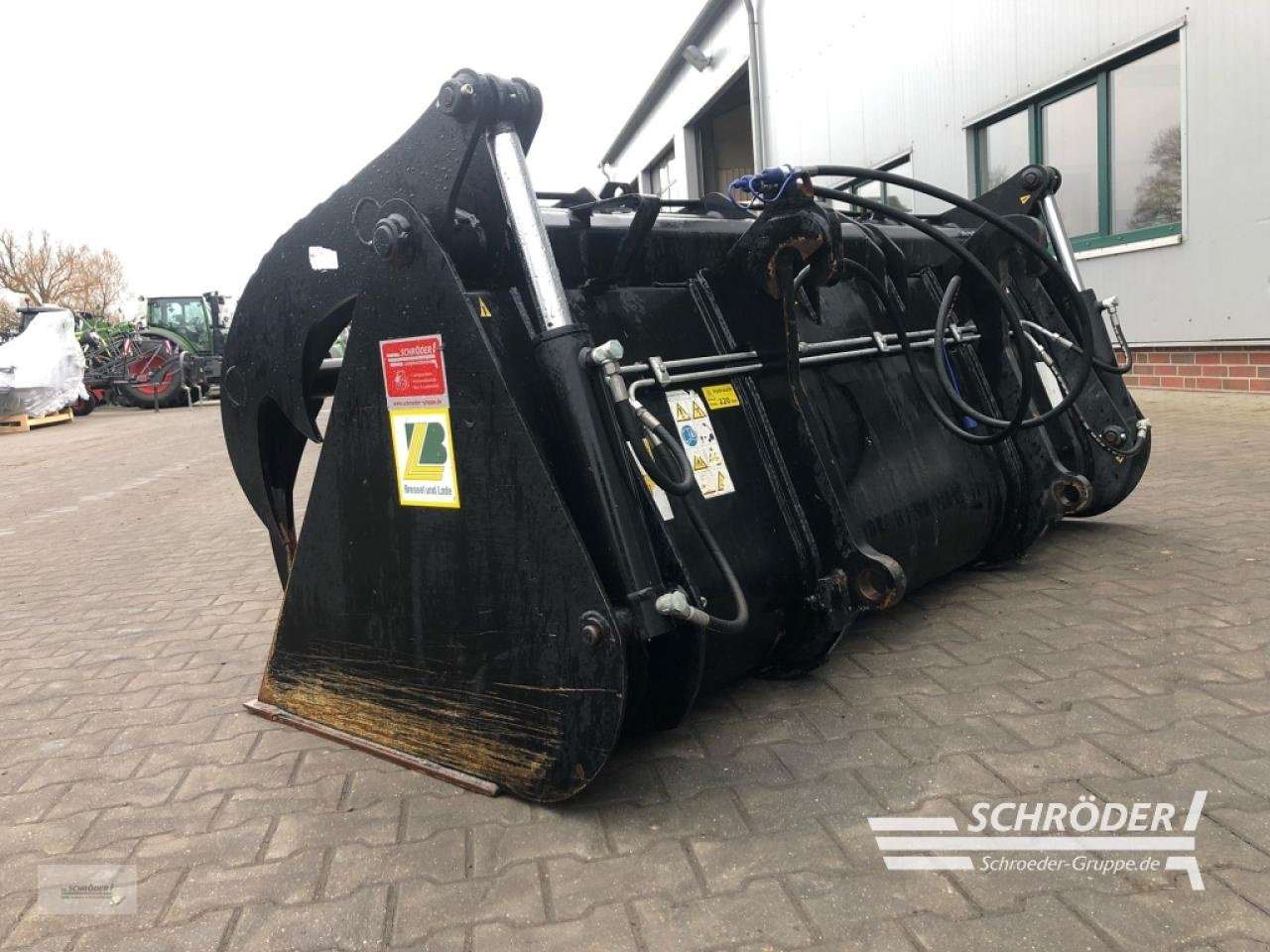 Sonstige Industriemaschinen des Typs Bressel SILAGEBEIßSCHAUFEL S L 2,40 M, Neumaschine in Twistringen (Bild 5)