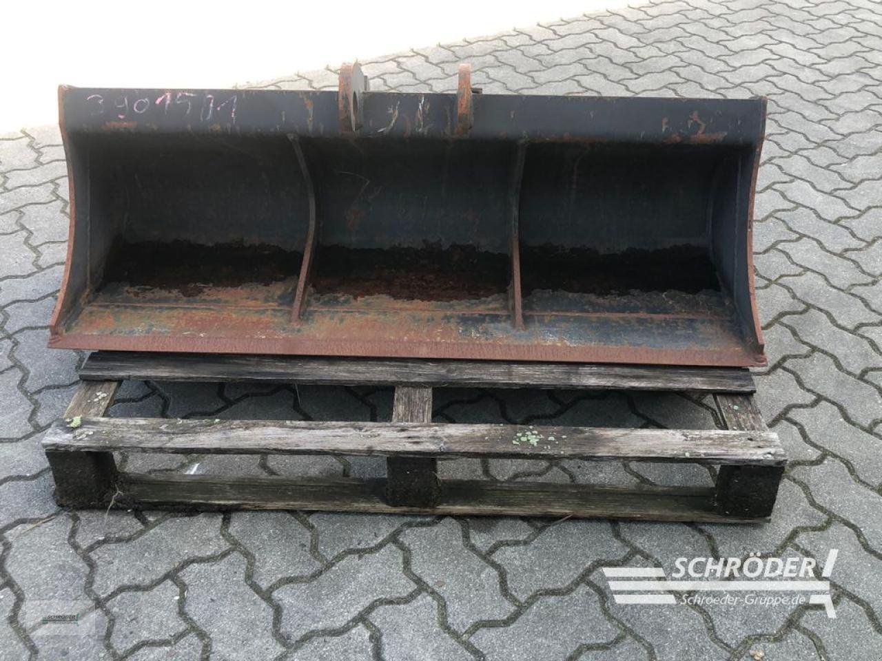 Sonstige Industriemaschinen des Typs Caterpillar CAT SCHAUFEL GRABENRÄUMLÖFFEL 1,30 M, Gebrauchtmaschine in Wildeshausen (Bild 1)