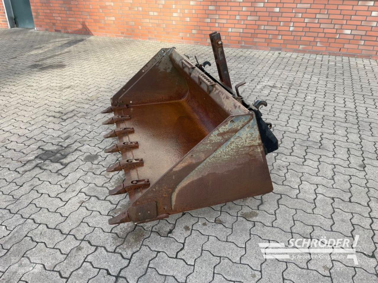 Sonstige Industriemaschinen Türe ait Sonstige 2,00 M BOBCAT + ADAPTER EURO / 3 PUNKT, Gebrauchtmaschine içinde Wildeshausen (resim 2)