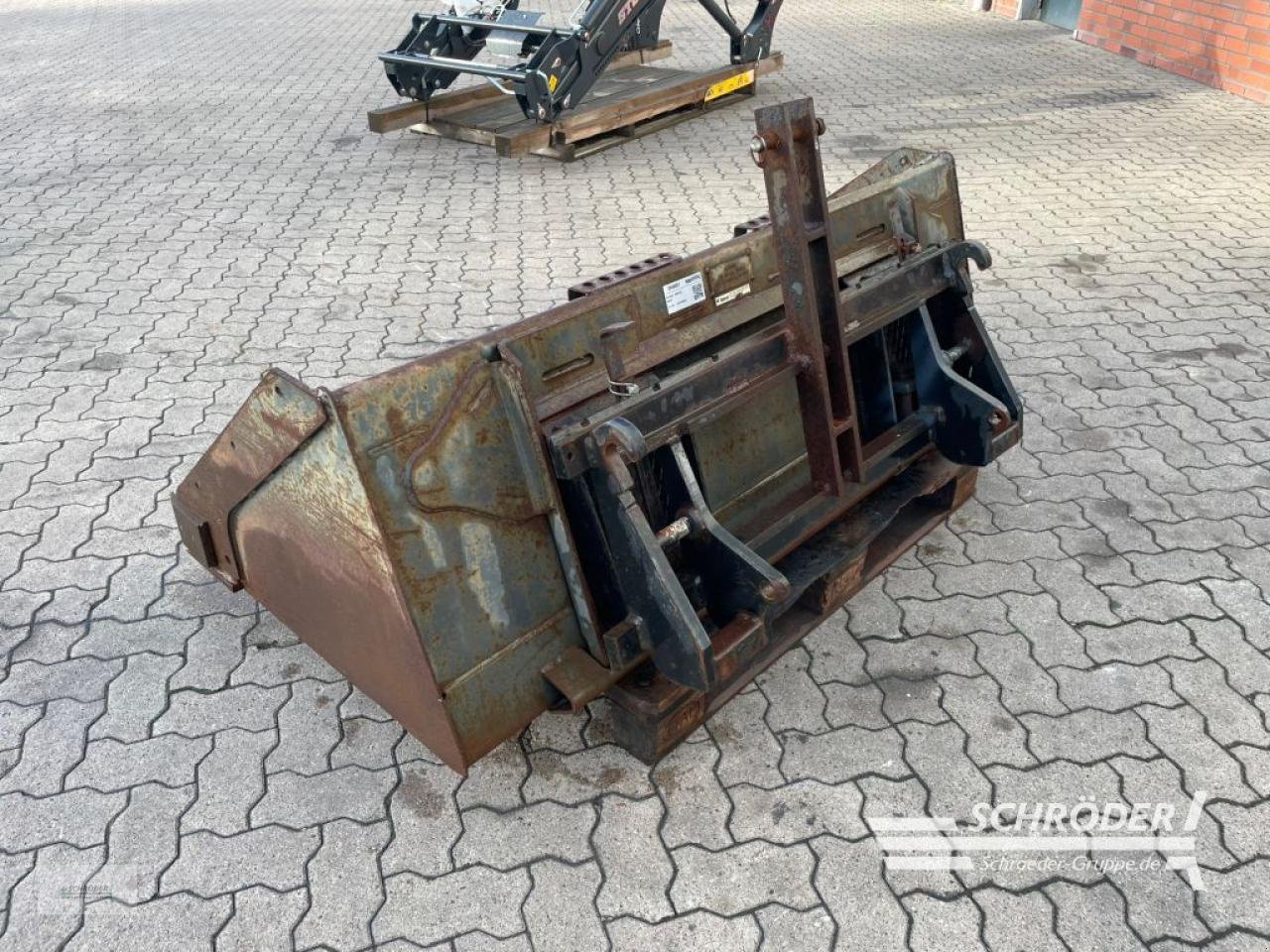 Sonstige Industriemaschinen Türe ait Sonstige 2,00 M BOBCAT + ADAPTER EURO / 3 PUNKT, Gebrauchtmaschine içinde Wildeshausen (resim 3)