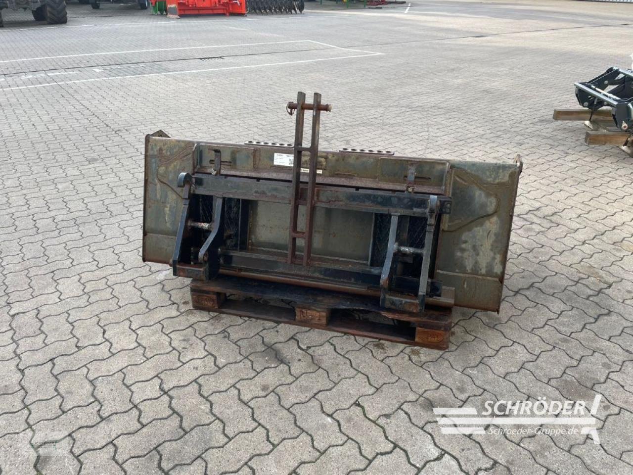 Sonstige Industriemaschinen Türe ait Sonstige 2,00 M BOBCAT + ADAPTER EURO / 3 PUNKT, Gebrauchtmaschine içinde Wildeshausen (resim 4)