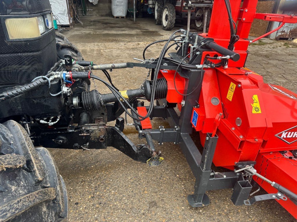 Sonstige Ladewägen Türe ait Kuhn MC 180 S QUATTRO, Gebrauchtmaschine içinde Rovray (resim 5)