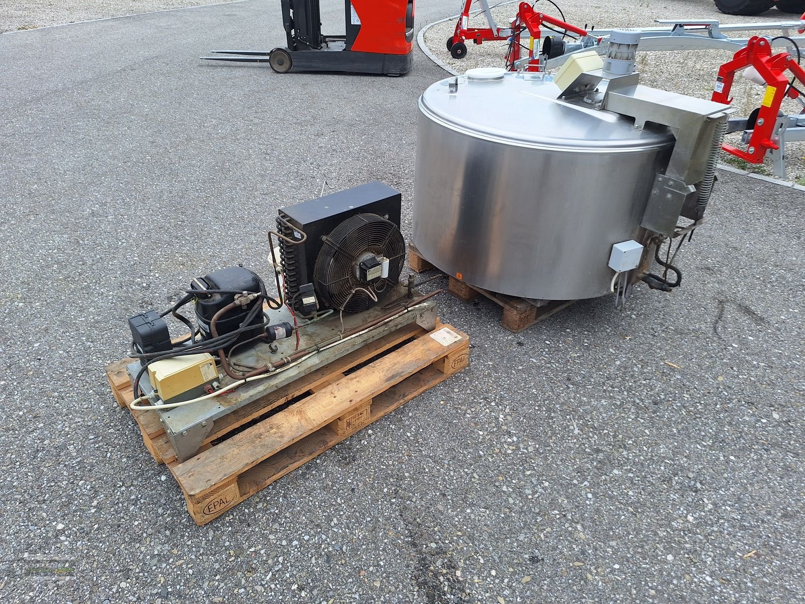 Sonstige Melktechnik & Kühltechnik типа Westfalia 500 Liter Tank mit Rührwerk und Kühlung, Gebrauchtmaschine в Gampern (Фотография 8)