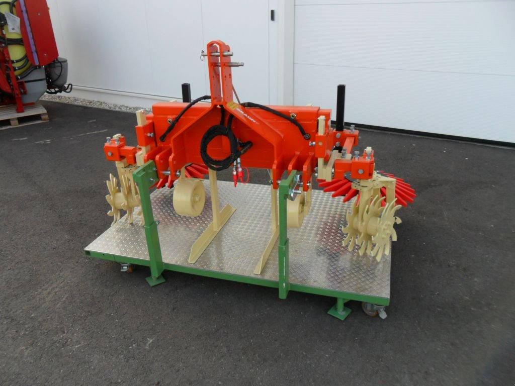 Sonstige Obsttechnik & Weinbautechnik типа Braun Universal-Kultivator-Rahmen UKR VARIO 2, Neumaschine в Harmannsdorf (Фотография 2)