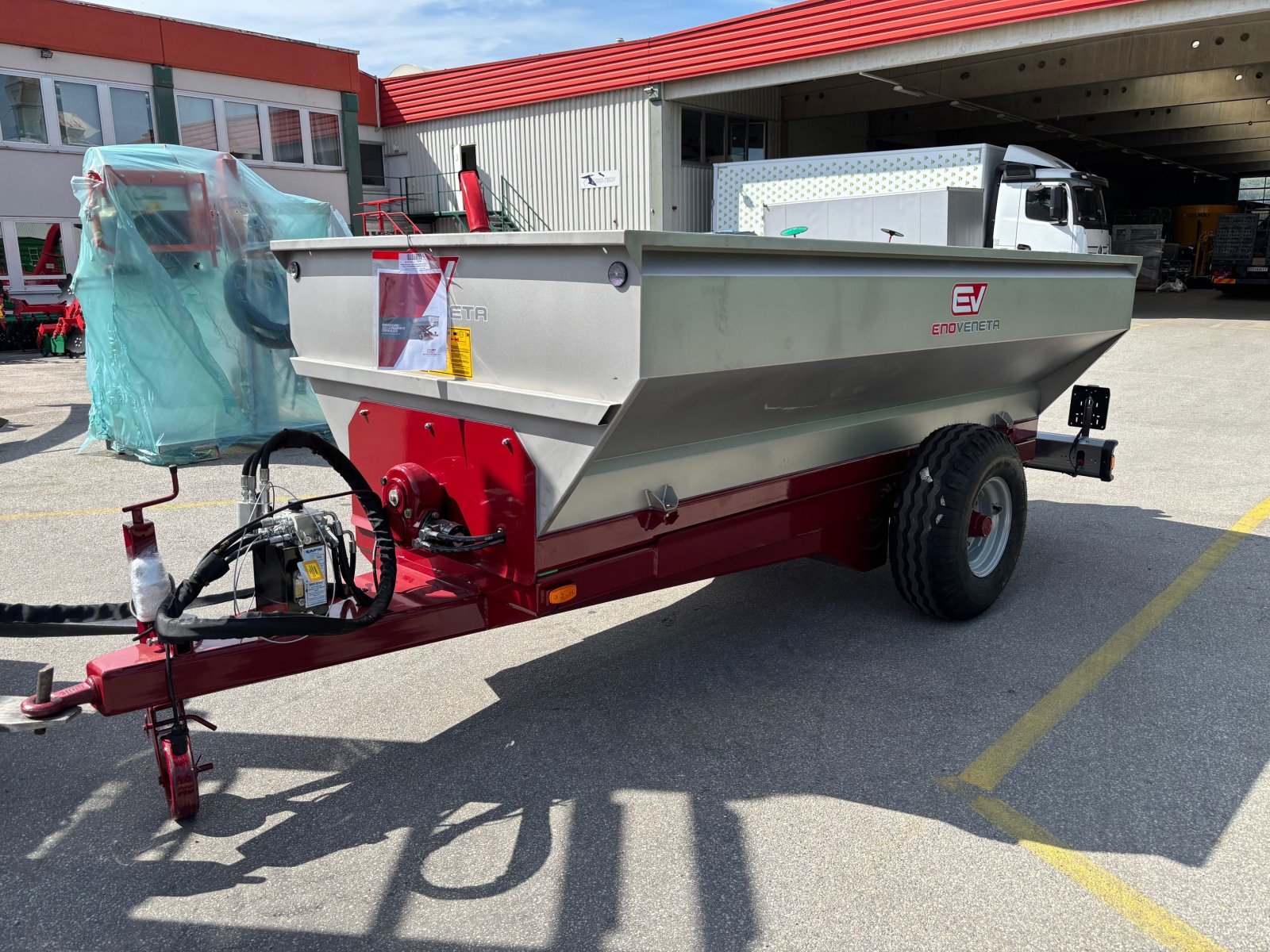 Sonstige Obsttechnik & Weinbautechnik des Typs Enoveneta Scherenhublesewagen 4400, Neumaschine in Gerasdorf (Bild 1)