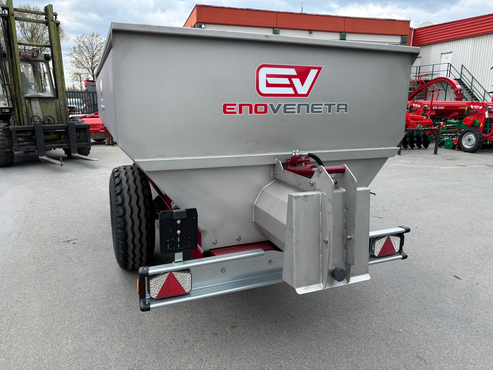 Sonstige Obsttechnik & Weinbautechnik des Typs Enoveneta Scherenhublesewagen 5500, Neumaschine in Gerasdorf (Bild 3)