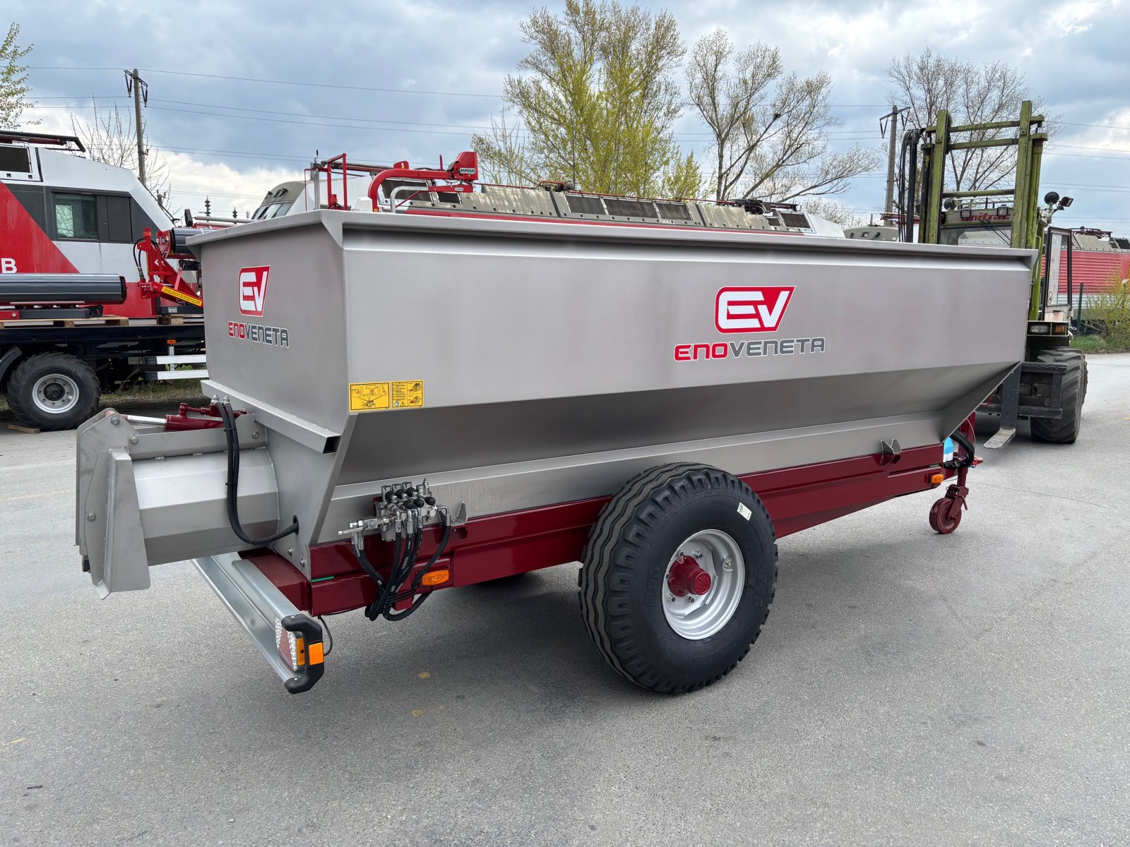 Sonstige Obsttechnik & Weinbautechnik des Typs Enoveneta Scherenhublesewagen 5500, Neumaschine in Gerasdorf (Bild 4)