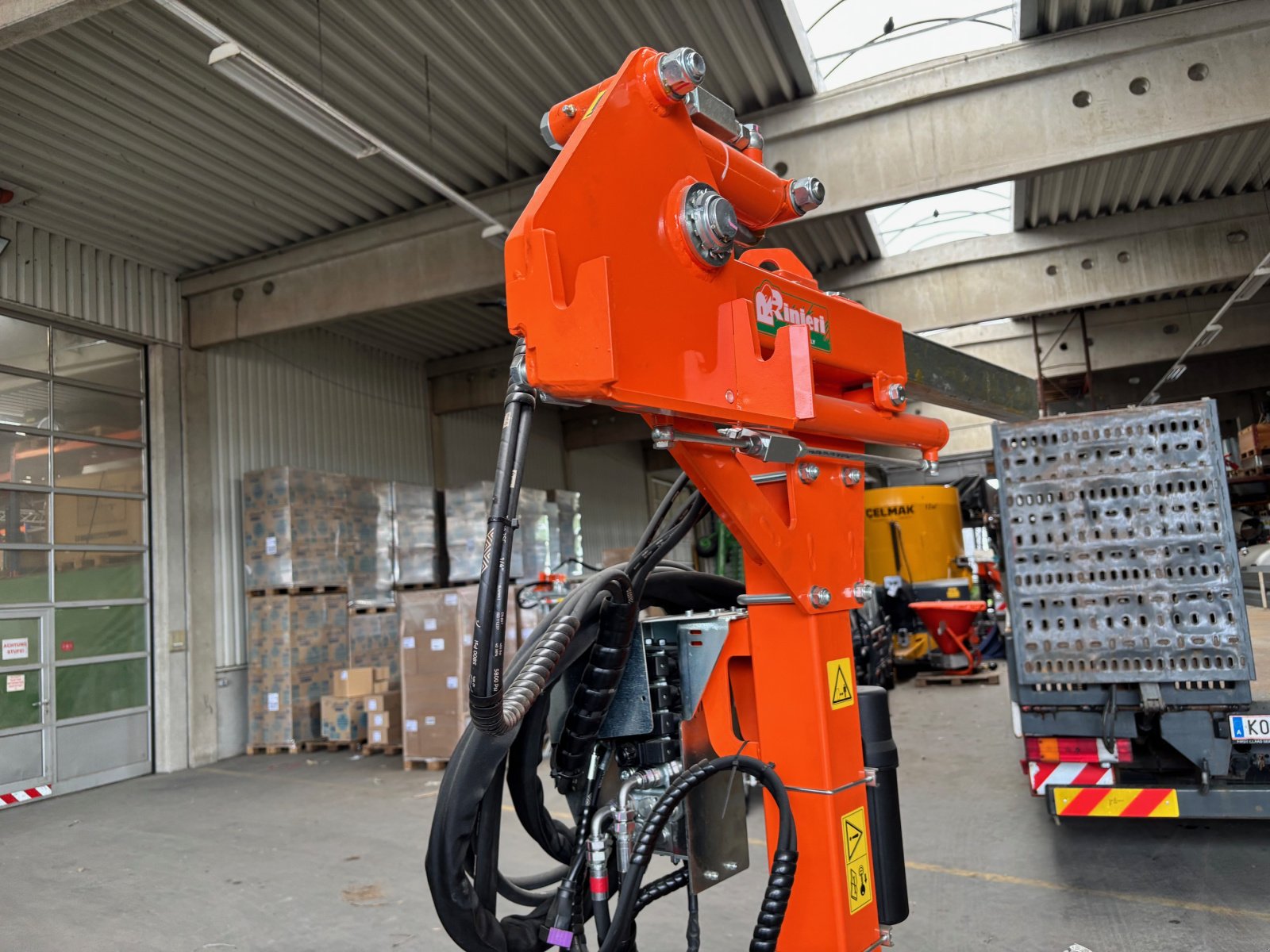 Sonstige Obsttechnik & Weinbautechnik des Typs Rinieri Hubmast Tower 1 PLUS, Neumaschine in Gerasdorf (Bild 2)