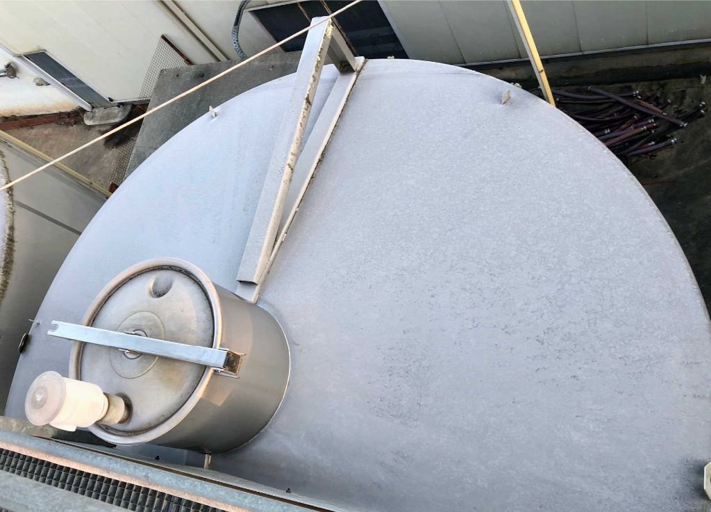 Sonstige Obsttechnik & Weinbautechnik del tipo Sonstige - Cuve inox 304L - Fond plat incliné sur radier -, Gebrauchtmaschine In Monteux (Immagine 4)