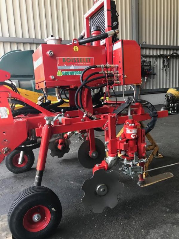 Sonstige Obsttechnik & Weinbautechnik a típus Sonstige Cadre complet pour désherbage mécanique, Gebrauchtmaschine ekkor: Aesch (Kép 1)