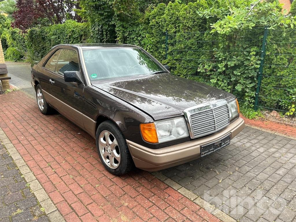 Sonstige Oldtimer des Typs Mercedes-Benz 300 CE, Gebrauchtmaschine in Düsseldorf (Bild 2)