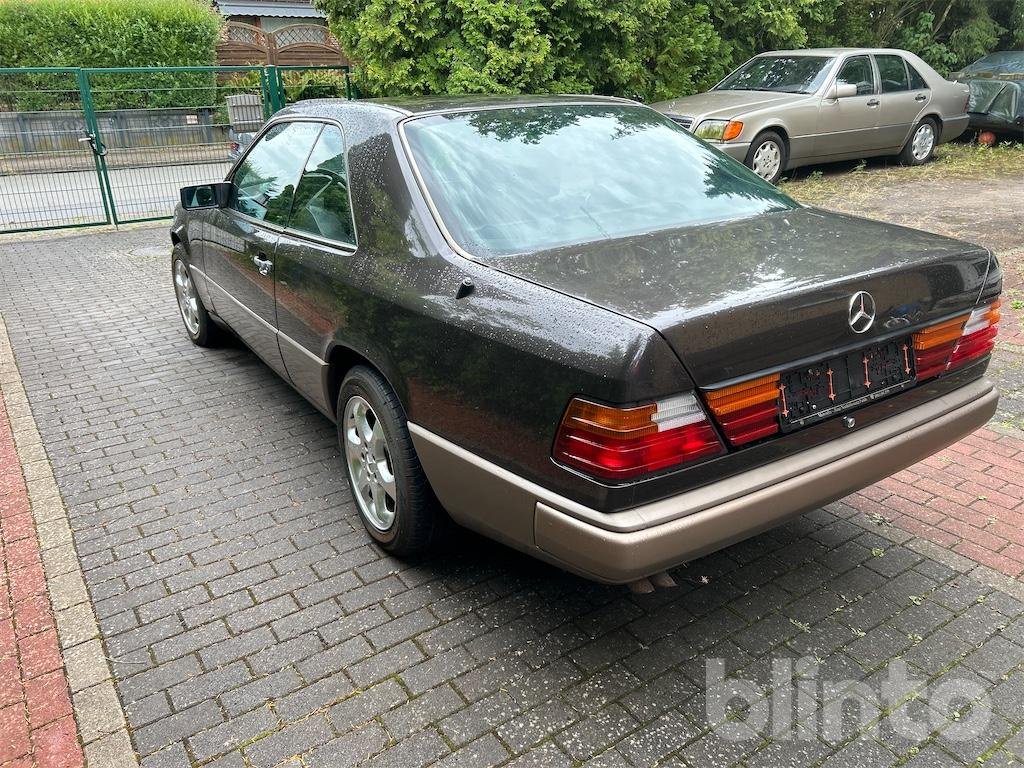 Sonstige Oldtimer des Typs Mercedes-Benz 300 CE, Gebrauchtmaschine in Düsseldorf (Bild 4)